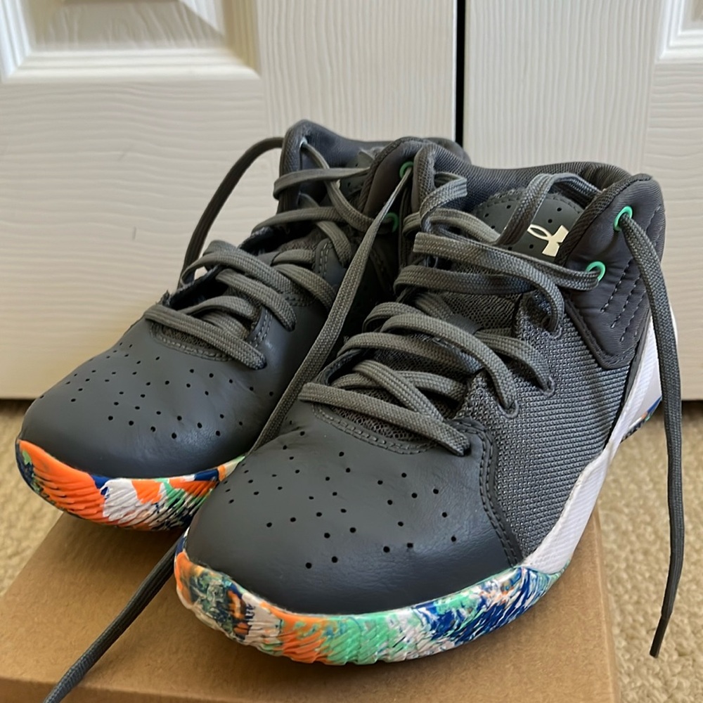 Under armor basketball shoes! So fun and work great!